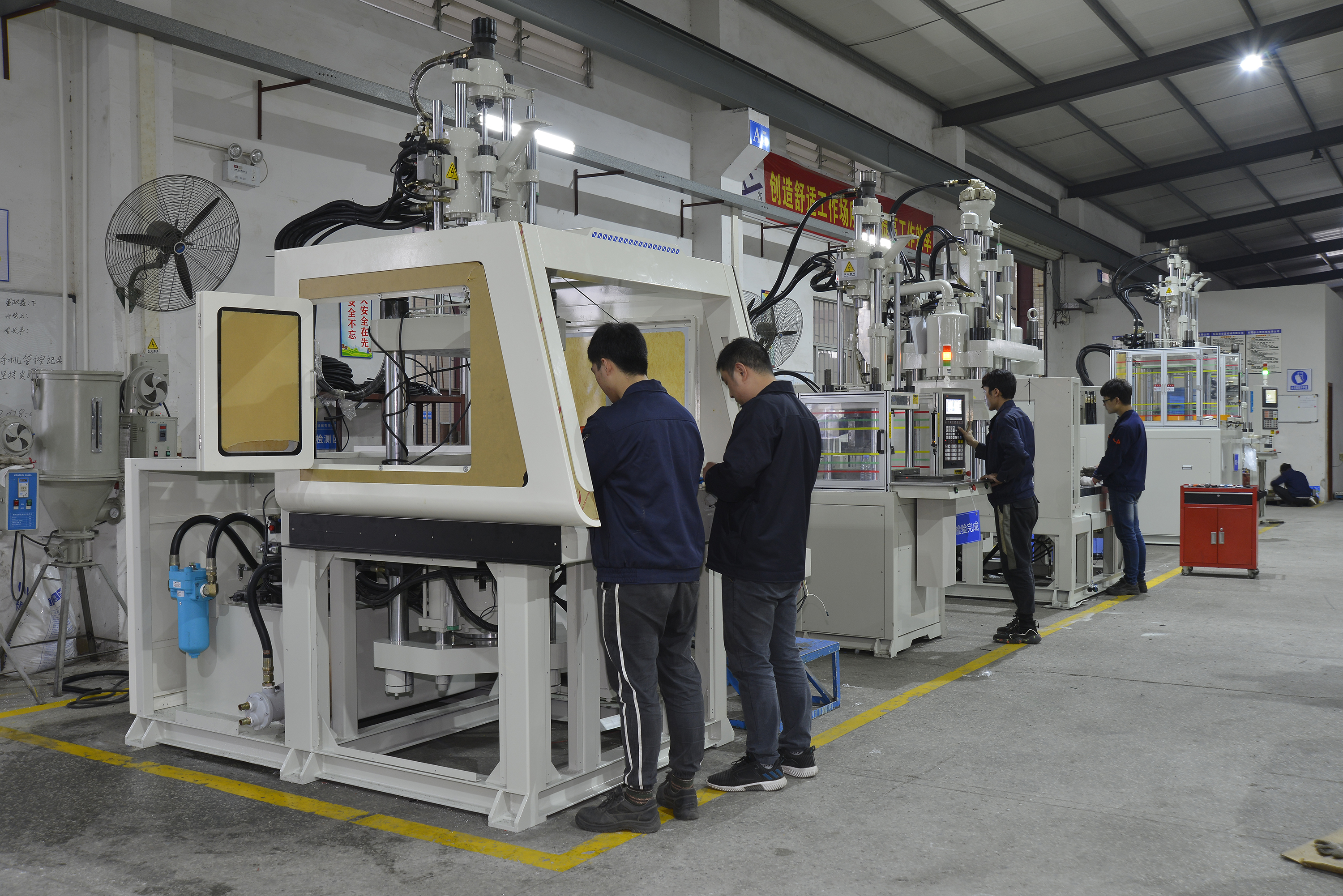 連接器注塑機(jī) 連接器注塑機(jī)